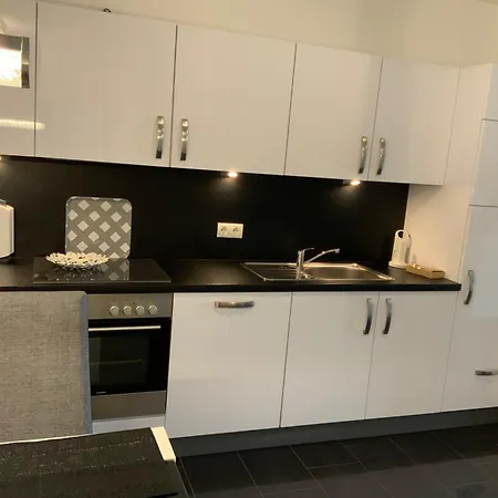 Aminas 2 Apartment *